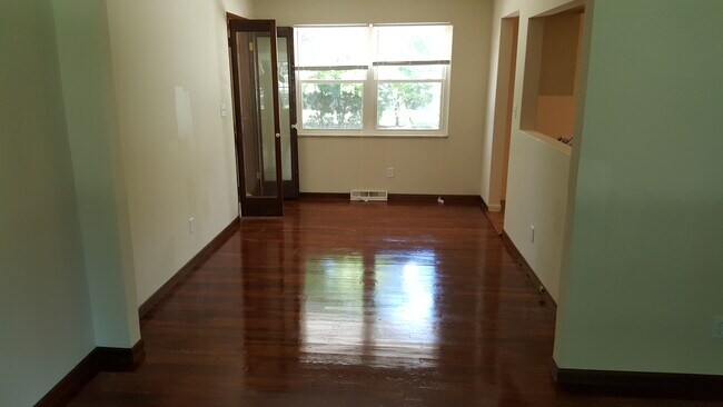 Foto del edificio - 4167 Marland Dr