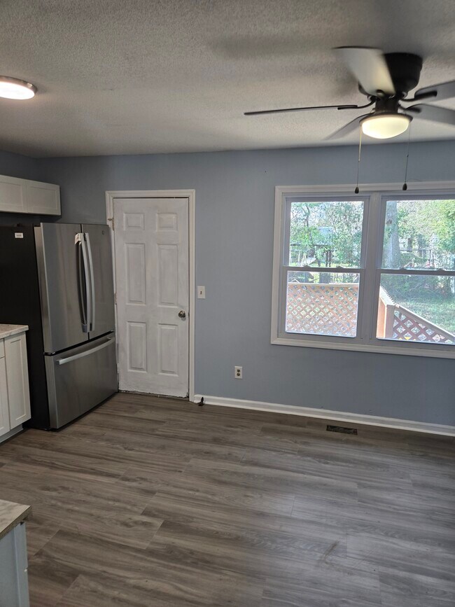 Foto del edificio - 131 Jones Ray Cir