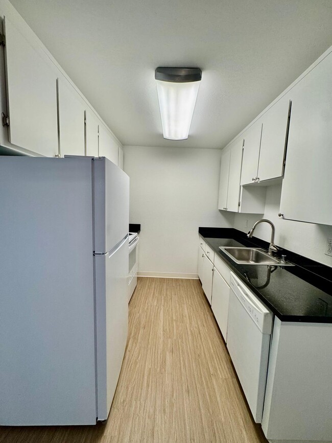 Building Photo - 450 Alameda del Prado