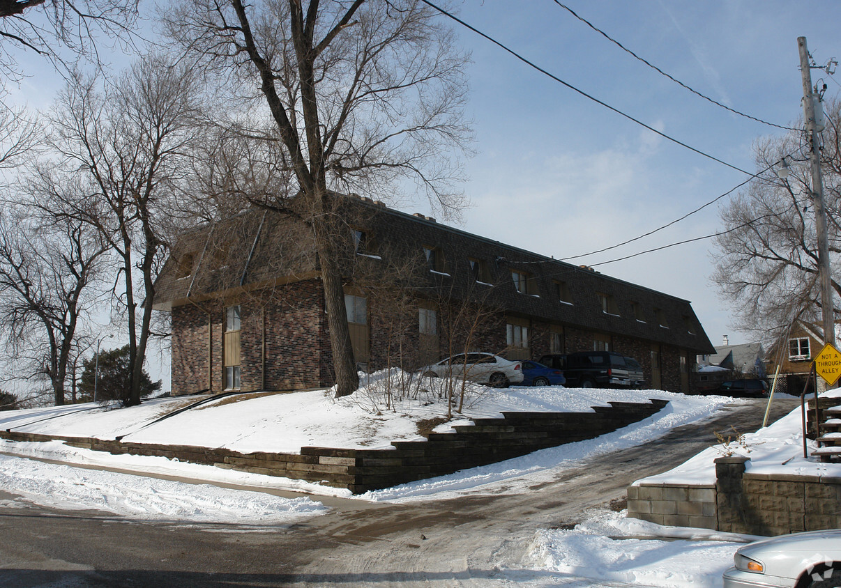 Building Photo - Chalet Apartments