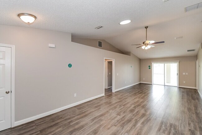 Building Photo - 3347 Double Ln