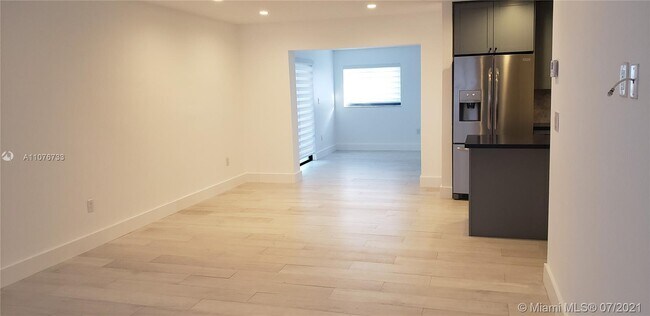 Building Photo - 9511 SW 51st Terrace
