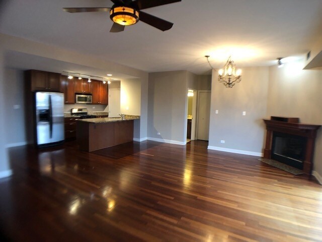 Foto del edificio - 2158 W Grand Ave