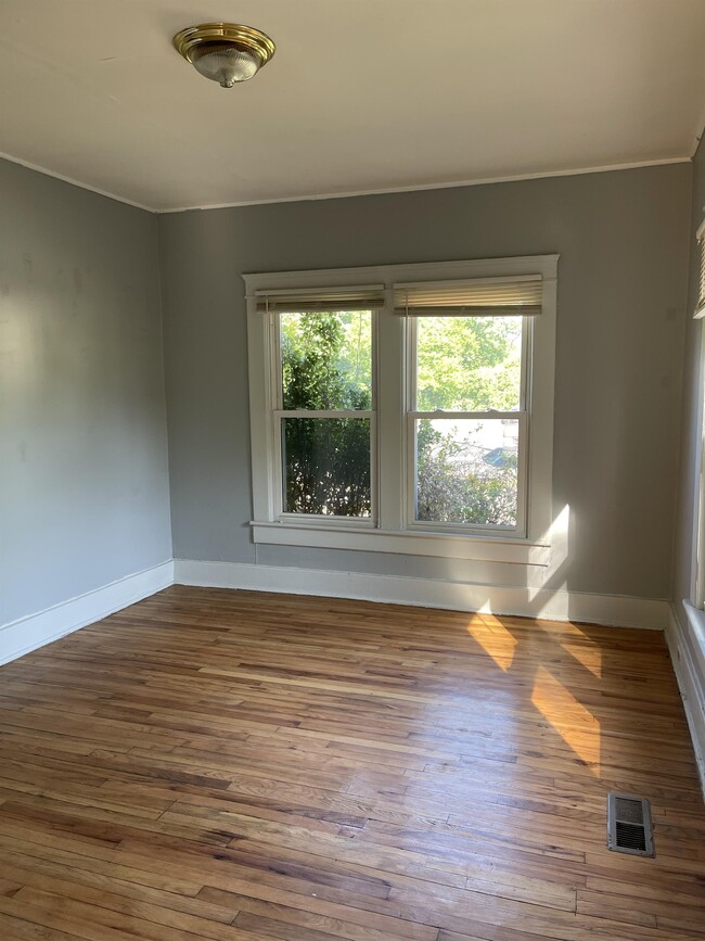 Building Photo - 3734 Seminary St