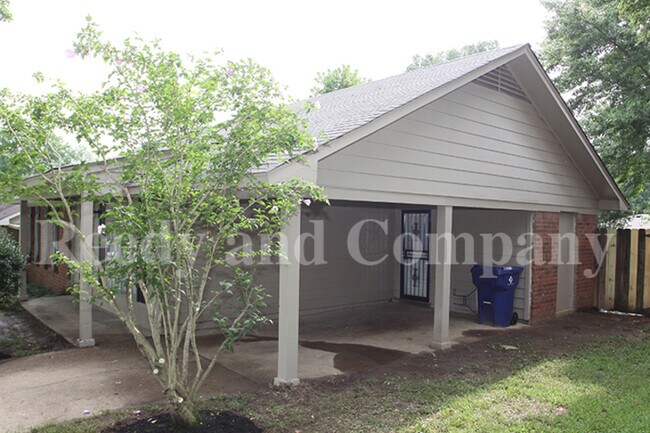 Foto del edificio - 5671 Winterwood Dr