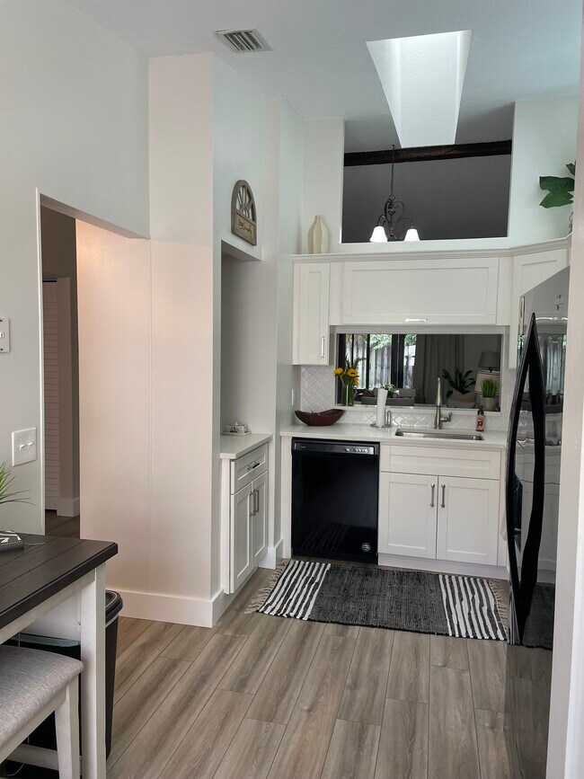 Foto del edificio - 2084 SW Silver Pine Way