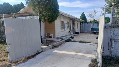 Building Photo - 8205 Glen Shadow Dr