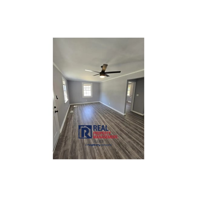 Building Photo - Fully Renovated and 10 minutes to downtown...