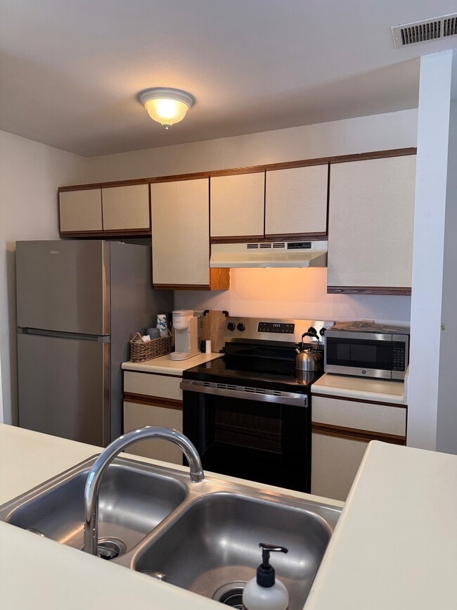 Photo - 11 Hamiltons Bay Ct Townhome