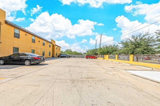 Foto del edificio - 2119 S Ejido Ave