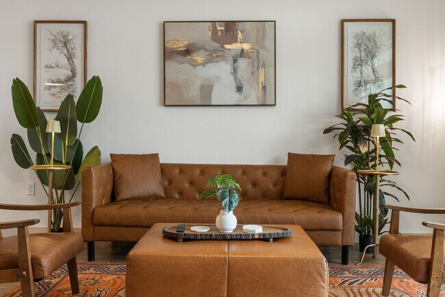 Foto del edificio - 1301 Leah Ave