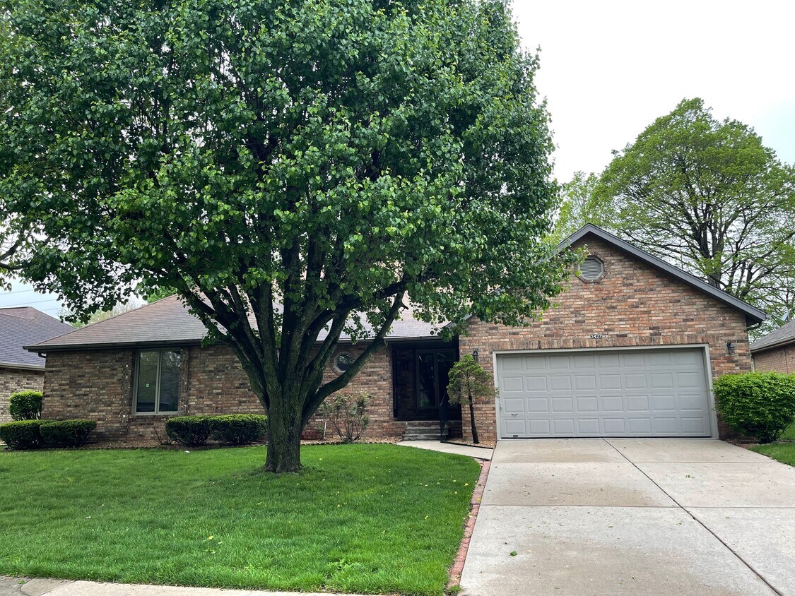 Foto principal - 3427 S Barnes Ave