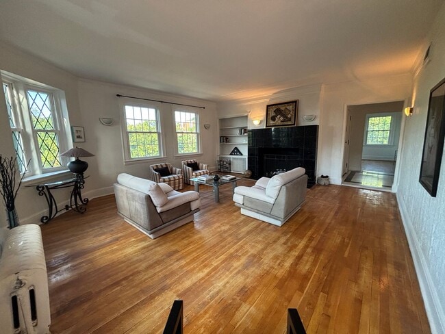 Building Photo - Vintage Beauty, Modern Living – Historic C...