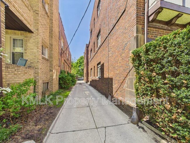 Foto del edificio - 1352 Kenilworth Ave