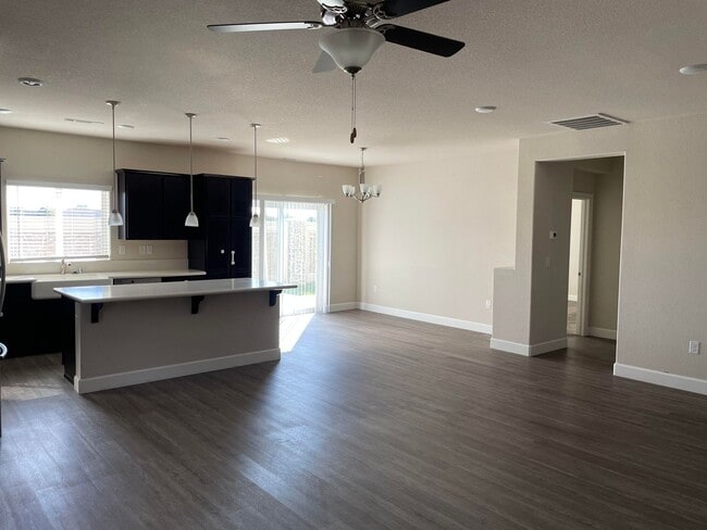 Building Photo - 661 White Eagle Ln