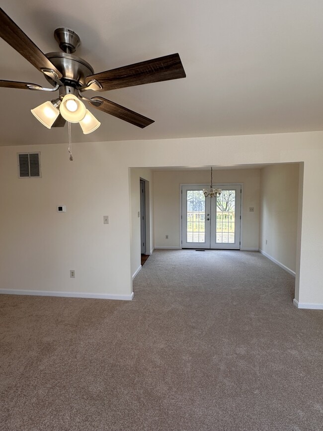 Building Photo - 11 Terben Ct