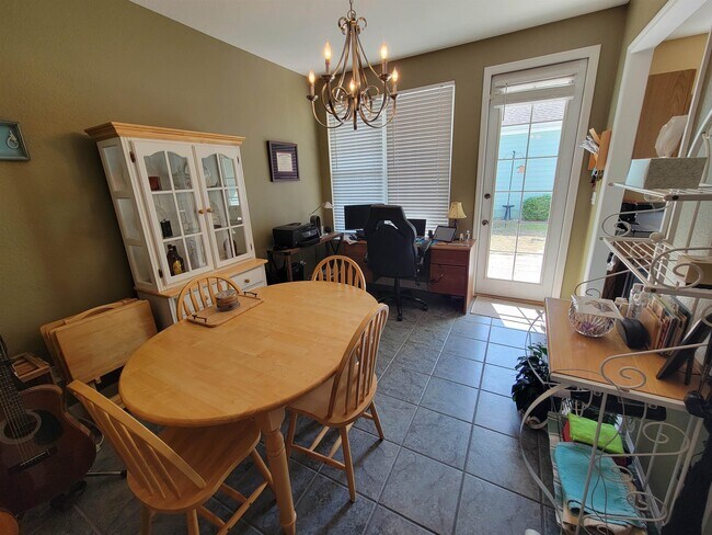 Foto del edificio - 4278 Avon Park Cir