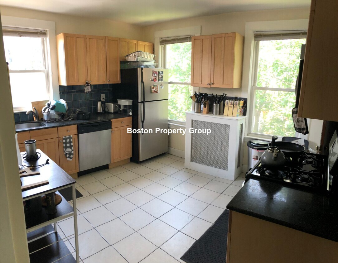 Foto principal - 13 Sparhawk St