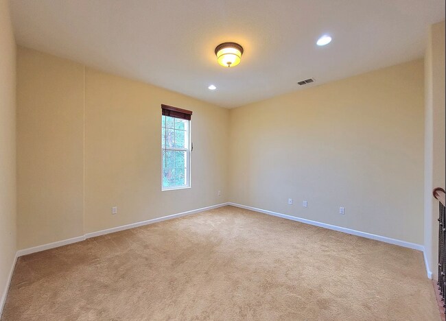 Foto del edificio - 205 Barnhill Dr