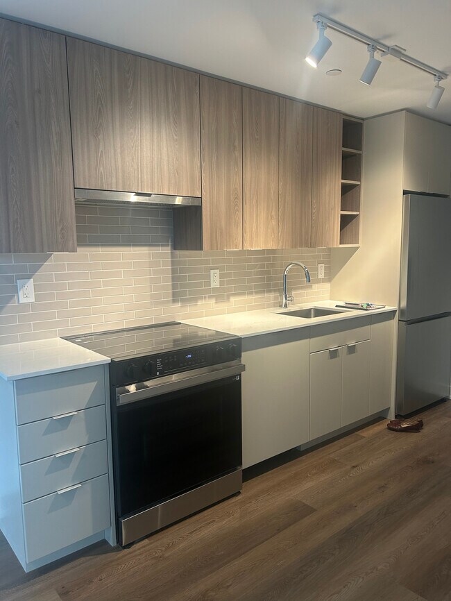 Photo du bâtiment - 1 BED - 1 BATH - BURLINGTON - CONDO
