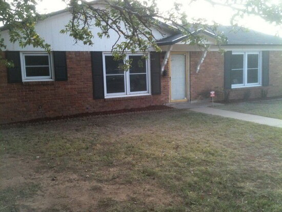 Foto principal - Large West Lubbock Home
