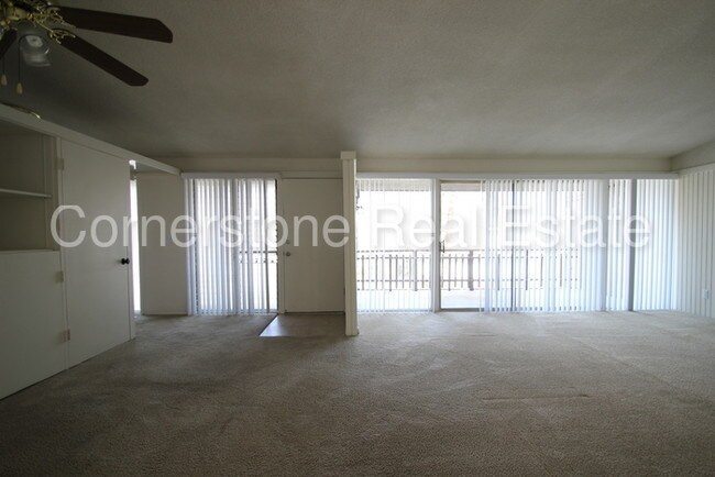 Foto del edificio - 512 E Sandra Ave