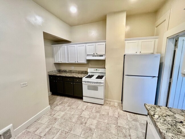 Building Photo - PM0501 - Webster St. Apts. (755-759)