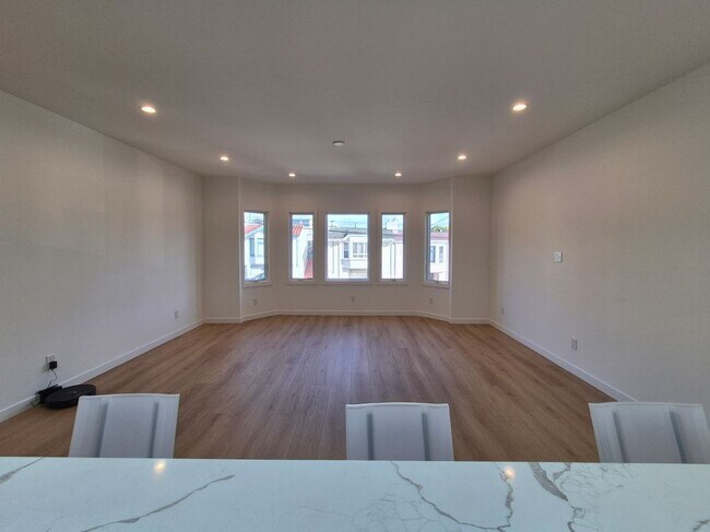 Foto del edificio - 723 38th Ave