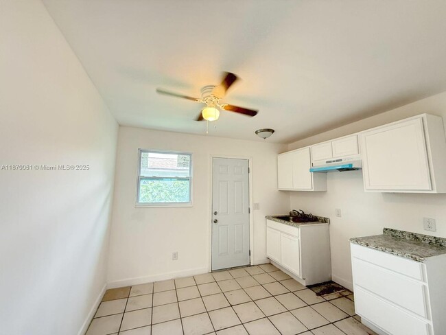 Building Photo - 5605 Ninth Ave