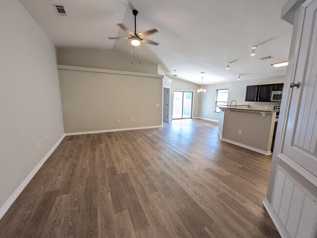 Foto del edificio - 8450 Island Dr