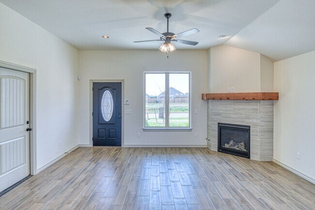 Building Photo - New Construction in Savannah Estates!