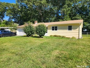Building Photo - 14 Cedarwood Ln