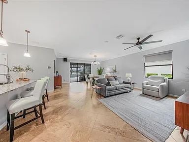 Foto del edificio - 19862 Bittersweet Ln