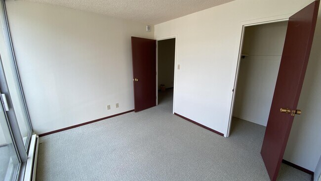 Building Photo - 946 Stockton St