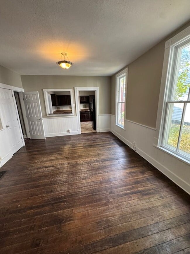 Building Photo - 826 Lake Ave