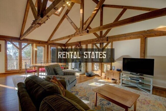 Building Photo - 4 bedroom in Asheville NC 28804