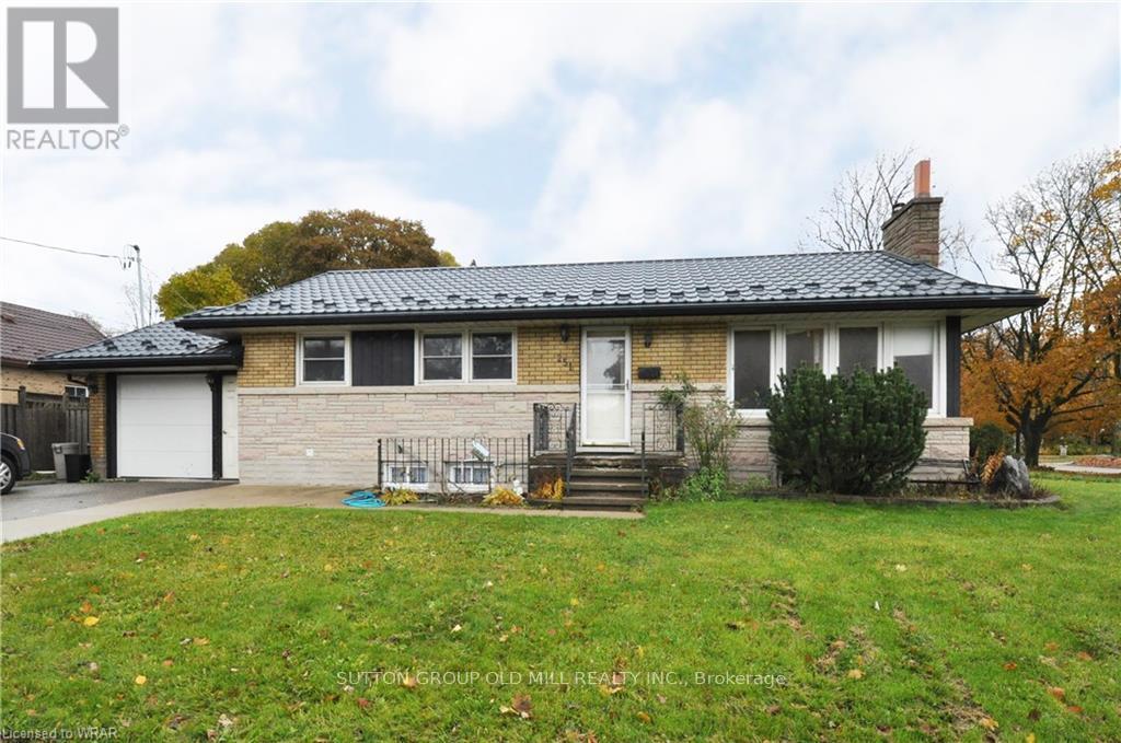 Primary Photo - 251 Erb St E