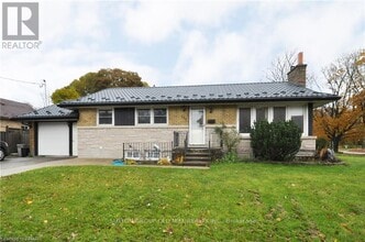 Building Photo - 251 Erb St E