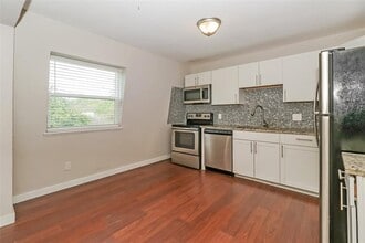 Building Photo - 7202 Twin Crest Dr