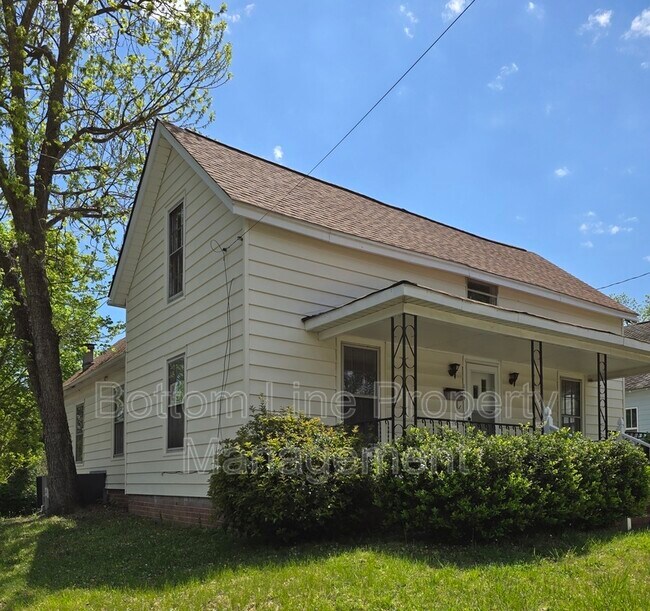 Building Photo - 184 Cabarrus Ave E