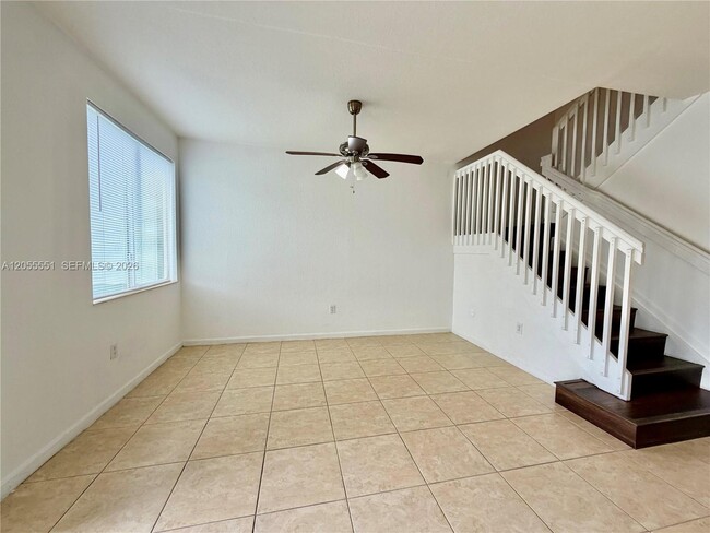 Building Photo - 1475 SE 24th Ct