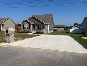 Building Photo - 109 Thacker Dr
