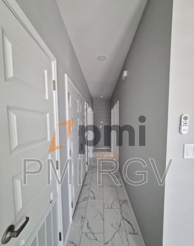 Foto del edificio - 2113 Elsham Ave