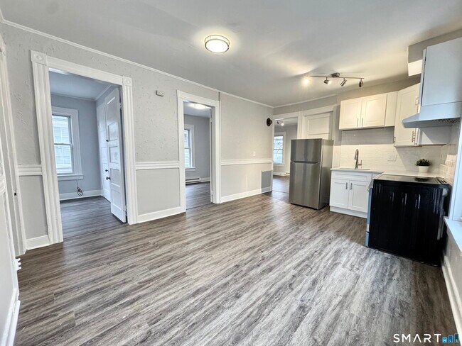 Foto del edificio - 34 Hanford Ave