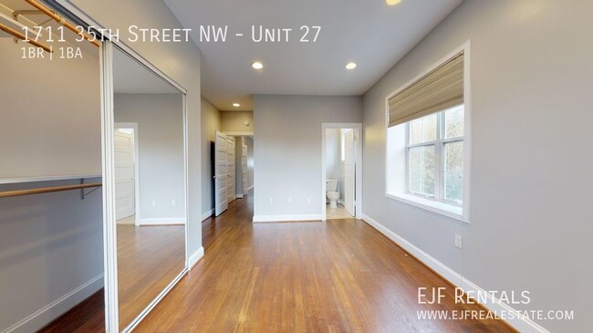 Foto del edificio - North of Georgetown One Bedroom One Bath W...