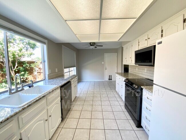 Building Photo - 2023 Inverness Dr