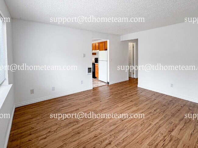 Foto del edificio - "Charming Tacoma Duplex: Cozy 2-Bed, 1-Bat...