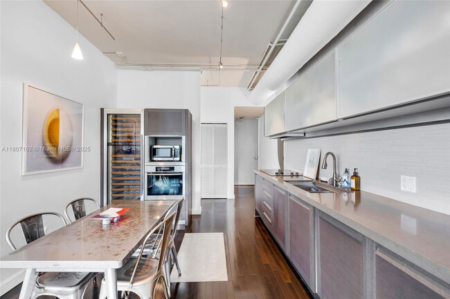 Photo - 1700 Meridian Ave Apartment