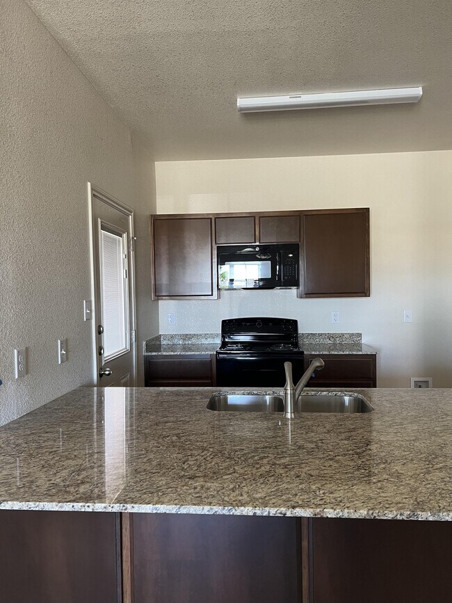 Foto del edificio - 5800 McGregor Lp