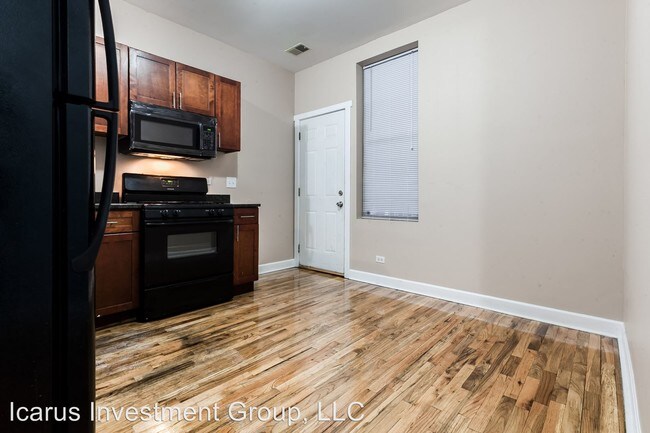 Foto del edificio - 6854-6856 S Cornell Ave
